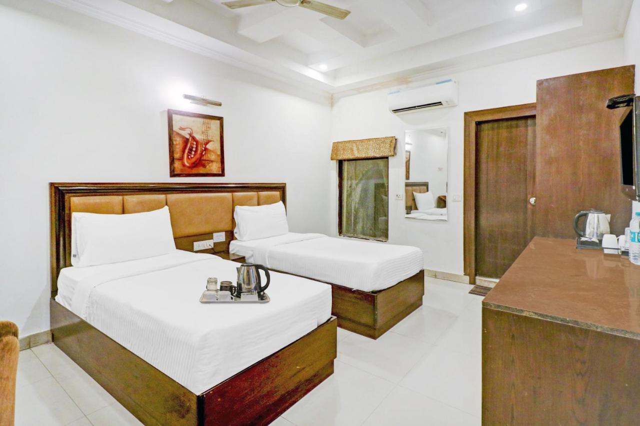 Townhouse 517 La Sapphire Near Delhi Airport Hotel New Delhi Exterior foto